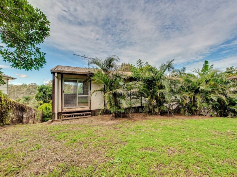 15 Sherwood Crescent, Bellbird Park QLD 4300