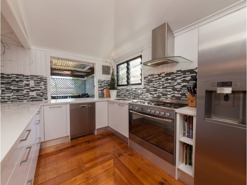 16 Railway Parade, Clayfield QLD 4011