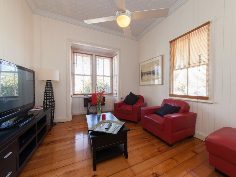 16 Railway Parade, Clayfield QLD 4011