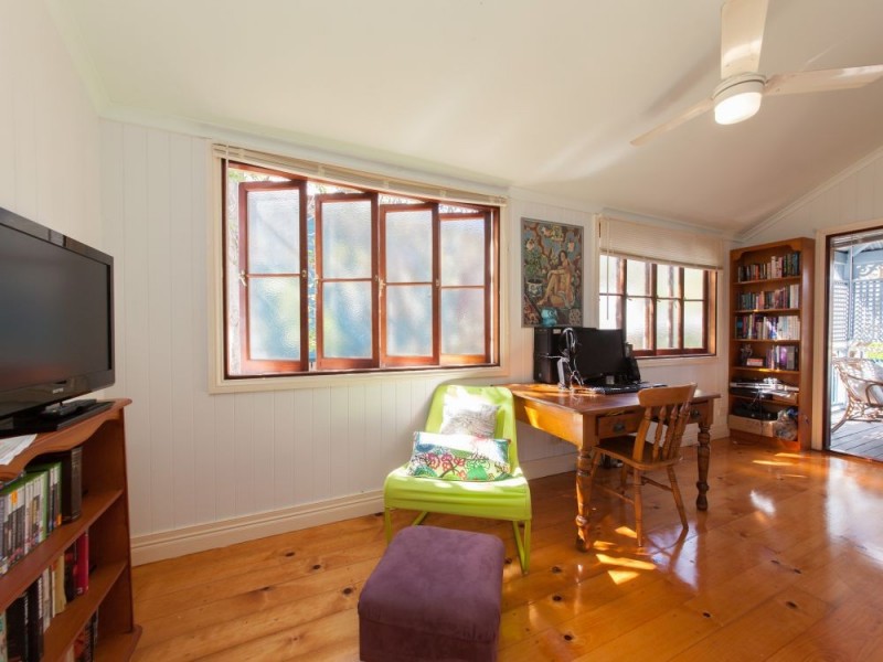 16 Railway Parade, Clayfield QLD 4011