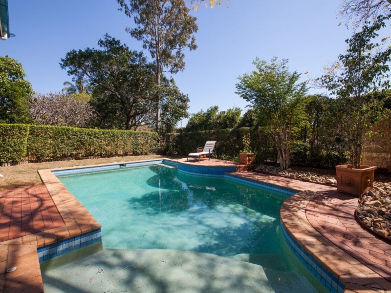 16 Railway Parade, Clayfield QLD 4011