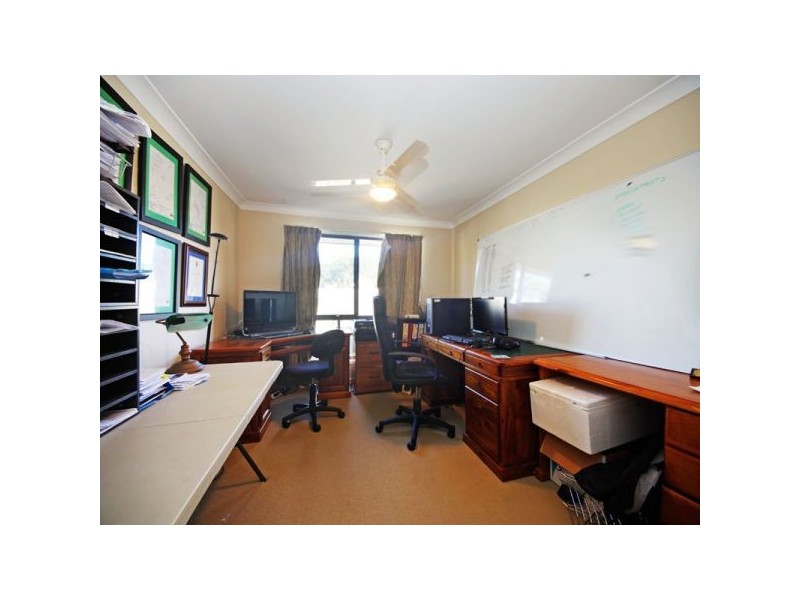 22 Weeroona Avenue, Beachmere QLD 4510