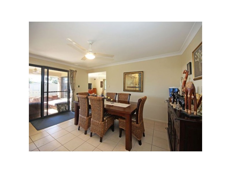 22 Weeroona Avenue, Beachmere QLD 4510