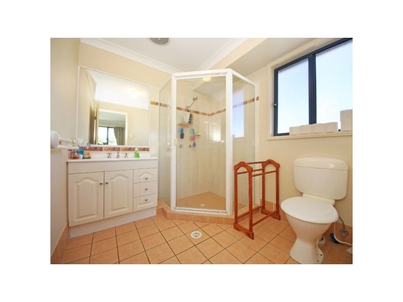 22 Weeroona Avenue, Beachmere QLD 4510