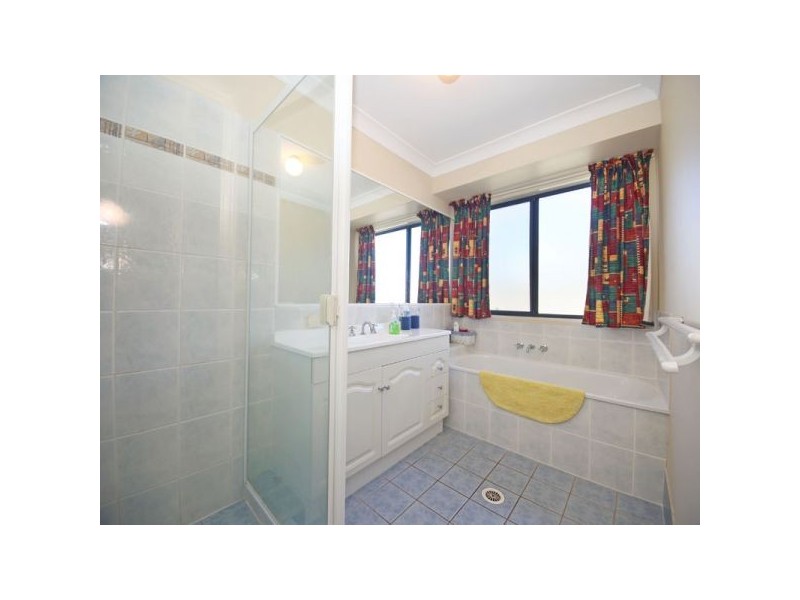 22 Weeroona Avenue, Beachmere QLD 4510