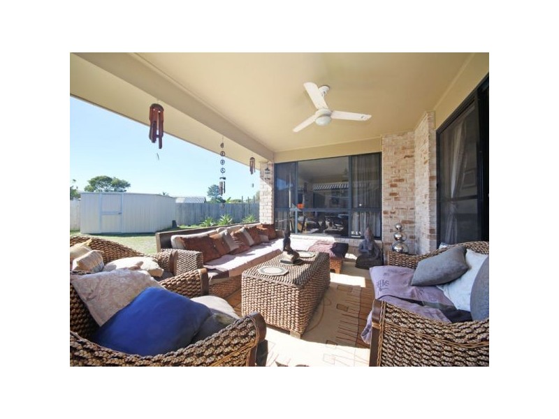 22 Weeroona Avenue, Beachmere QLD 4510