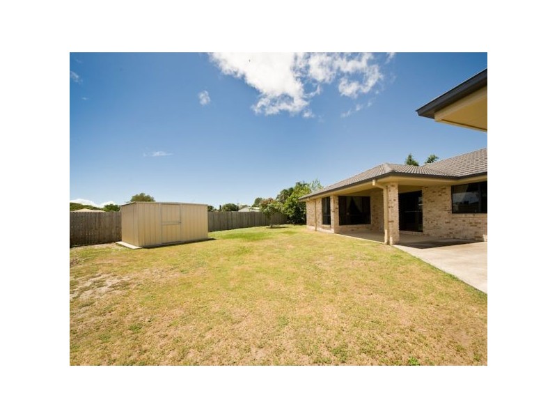 22 Weeroona Avenue, Beachmere QLD 4510