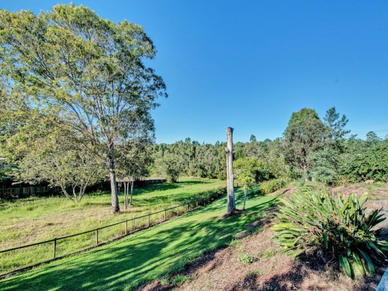 27 Boolungal Way, Karana Downs QLD 4306