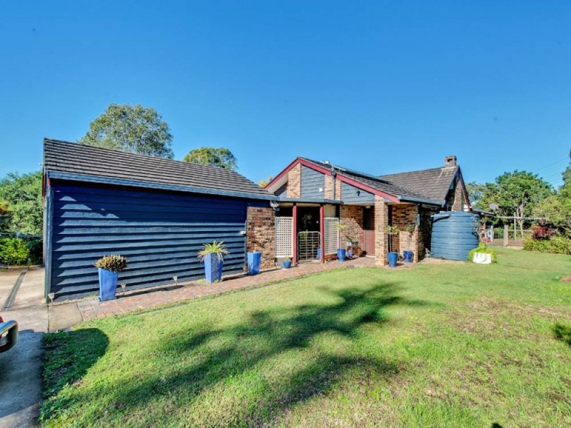 27 Boolungal Way, Karana Downs QLD 4306