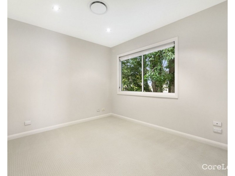 8/27 Gordon Street, Labrador QLD 4215