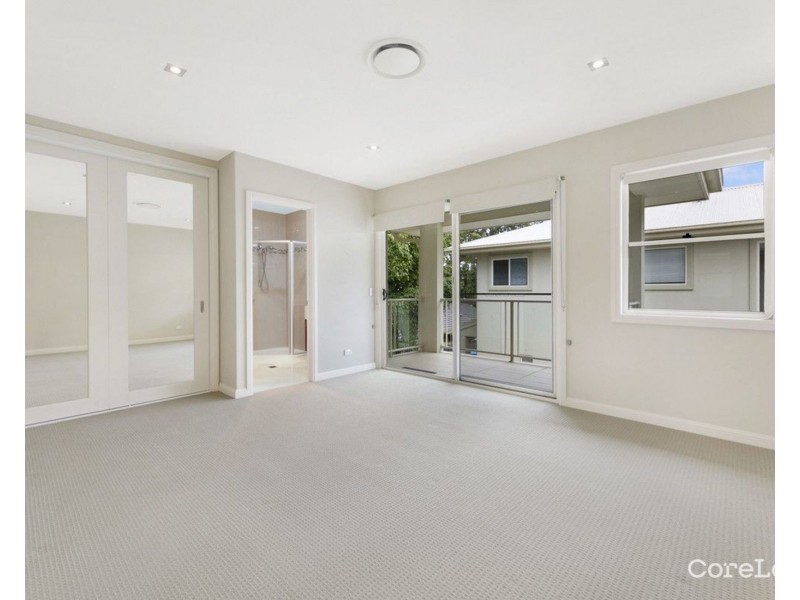 8/27 Gordon Street, Labrador QLD 4215