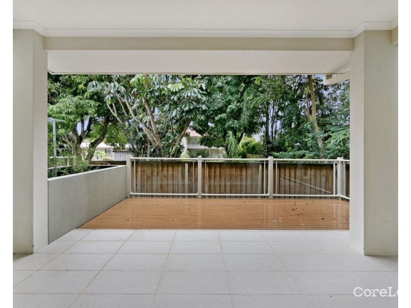 8/27 Gordon Street, Labrador QLD 4215