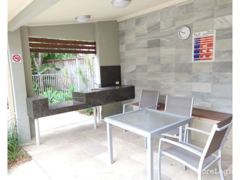 8/27 Gordon Street, Labrador QLD 4215