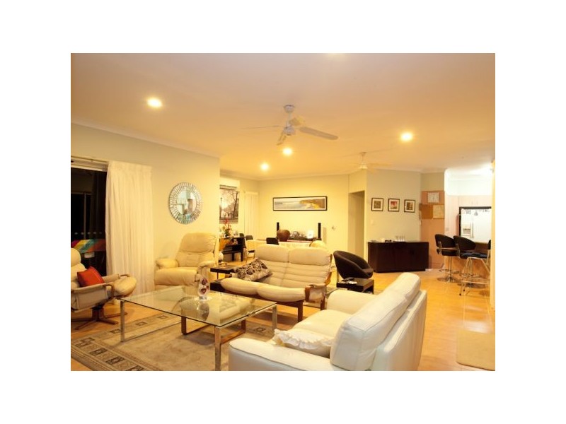 2 Lough Court, Murrumba Downs QLD 4503