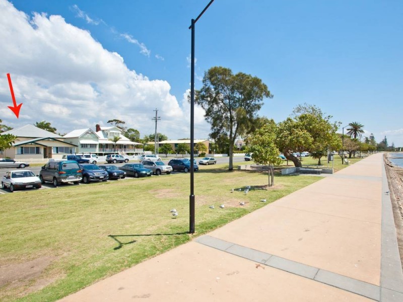 68 Flinders Parade, Sandgate QLD 4017