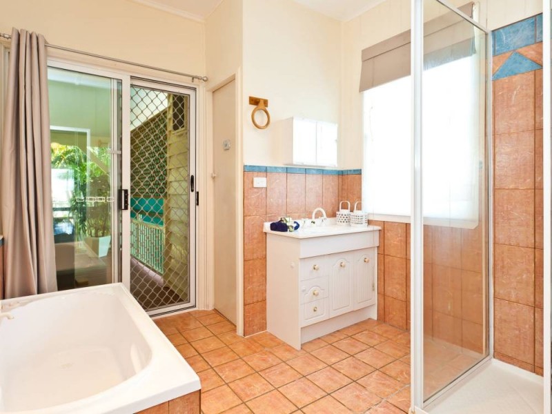 68 Flinders Parade, Sandgate QLD 4017