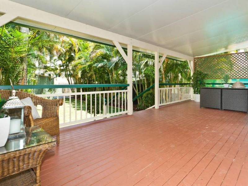 68 Flinders Parade, Sandgate QLD 4017