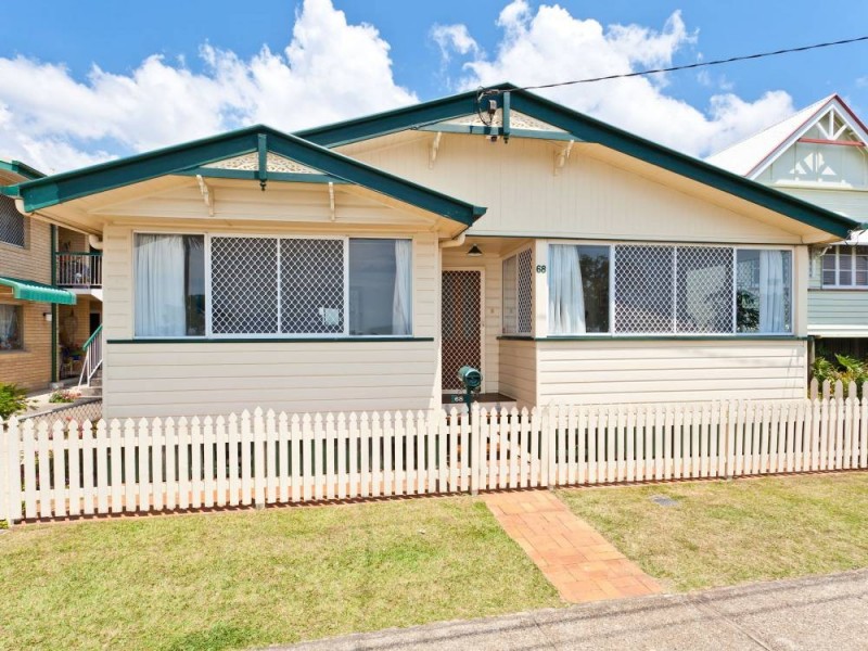 68 Flinders Parade, Sandgate QLD 4017