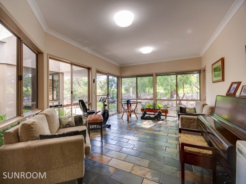 75 Bridgeman Road, Bridgeman Downs QLD 4035