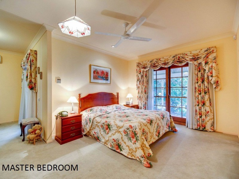 75 Bridgeman Road, Bridgeman Downs QLD 4035