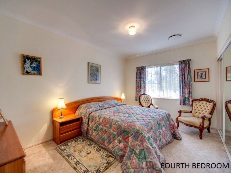 75 Bridgeman Road, Bridgeman Downs QLD 4035