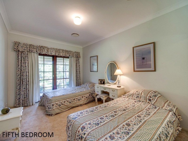 75 Bridgeman Road, Bridgeman Downs QLD 4035