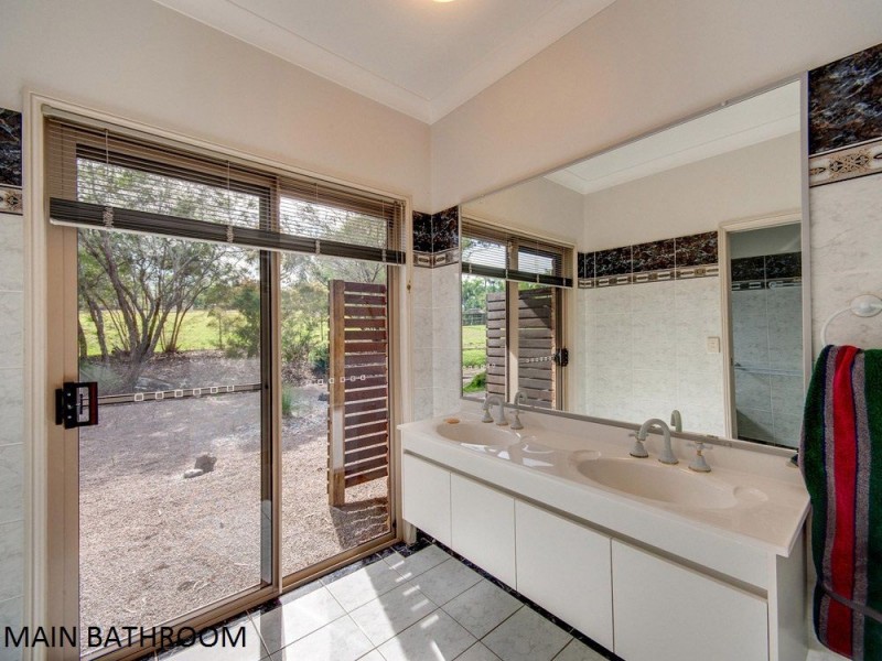 75 Bridgeman Road, Bridgeman Downs QLD 4035