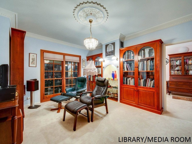 75 Bridgeman Road, Bridgeman Downs QLD 4035