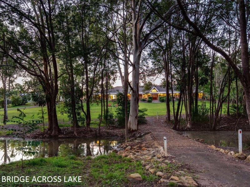 75 Bridgeman Road, Bridgeman Downs QLD 4035