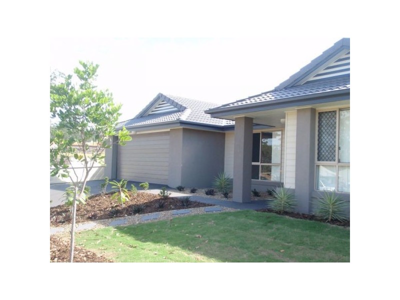 33 Dillon Avenue, Augustine Heights QLD 4300