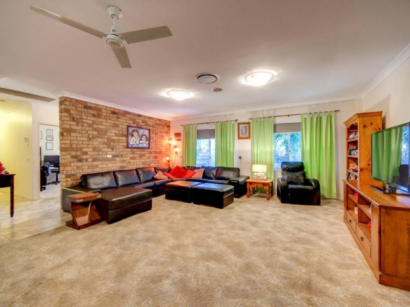 11 Byrnes Rd N, Joyner QLD 4500