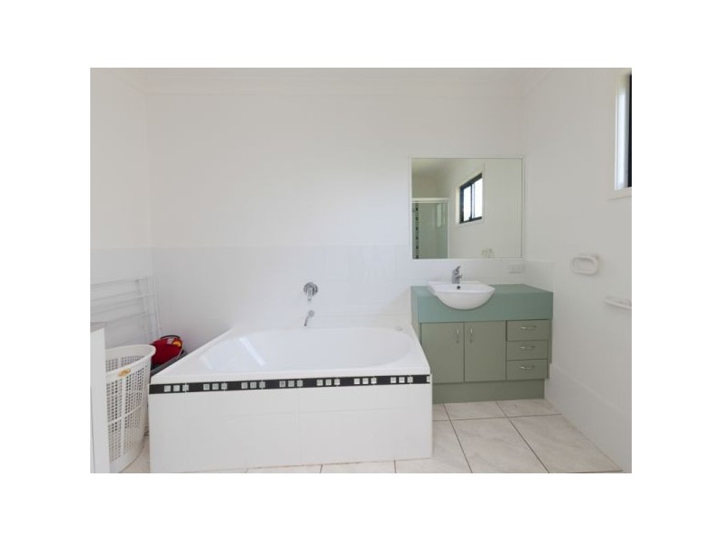 4 Pinehurst Court, Karana Downs QLD 4306