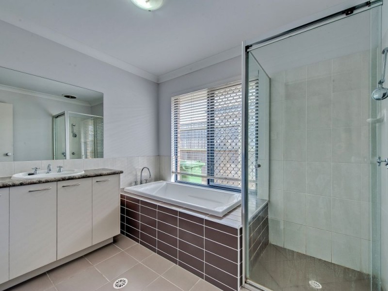 144 Berry Street, Yamanto QLD 4305