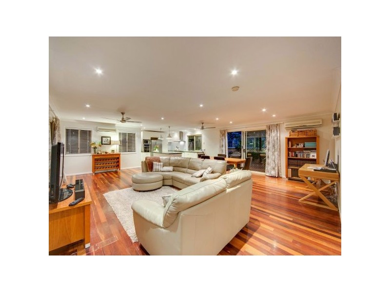 75 Linkwood Drive, Ferny Hills QLD 4055