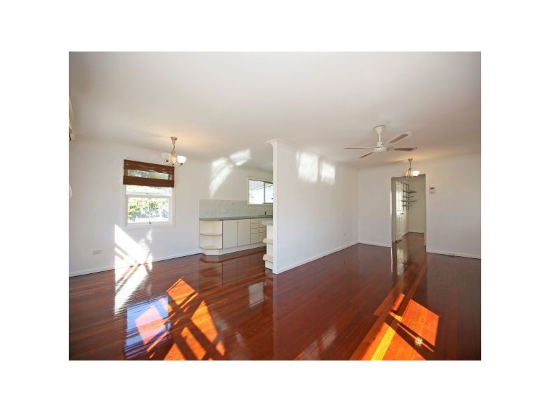 37 Lebanon Street, Brighton QLD 4017