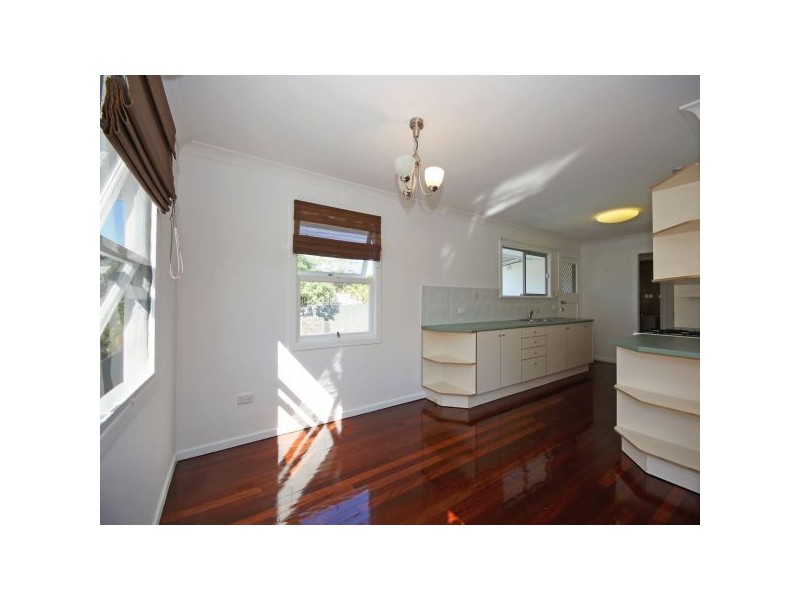 37 Lebanon Street, Brighton QLD 4017