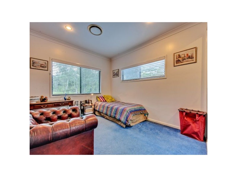 31 Woodlands Avenue, Camira QLD 4300