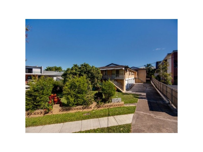 2/4 Lutana Street, Stafford QLD 4053