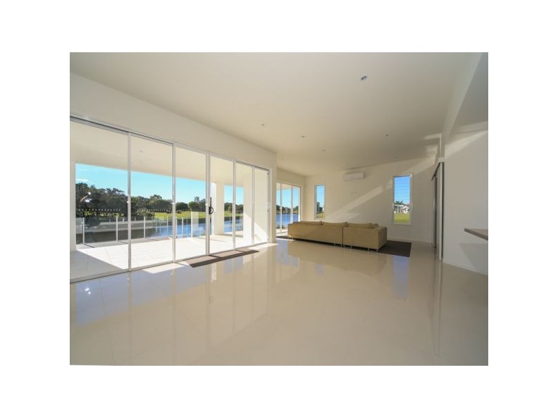 7669 Fairway Island Estate, Hope Island QLD 4212