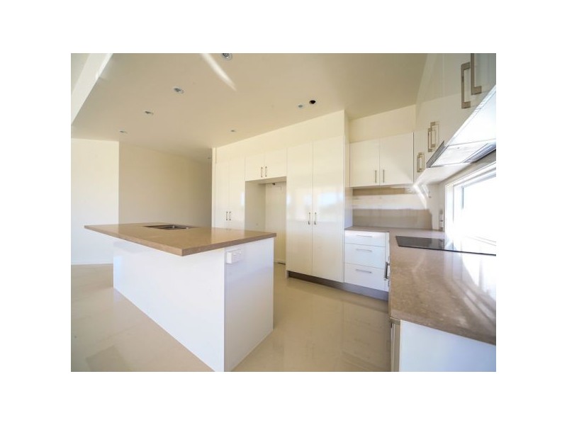 7669 Fairway Island Estate, Hope Island QLD 4212