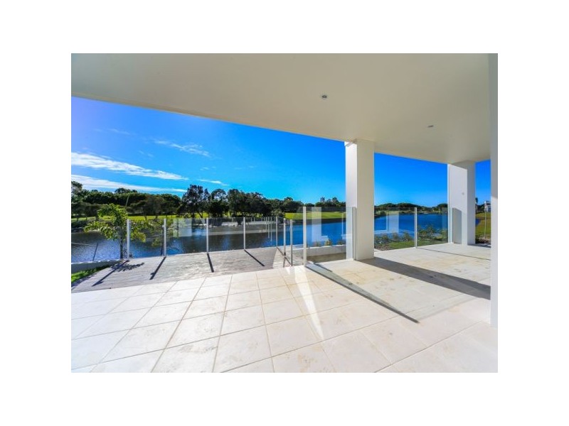 7669 Fairway Island Estate, Hope Island QLD 4212