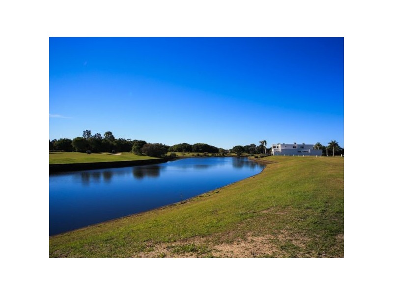 7669 Fairway Island Estate, Hope Island QLD 4212