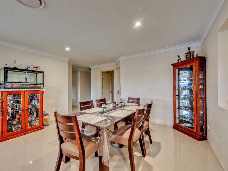 8 Eustace Circuit, Augustine Heights QLD 4300