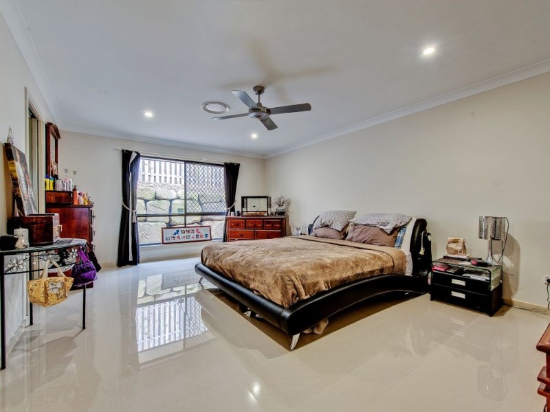 8 Eustace Circuit, Augustine Heights QLD 4300