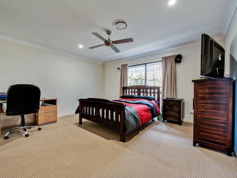 8 Eustace Circuit, Augustine Heights QLD 4300