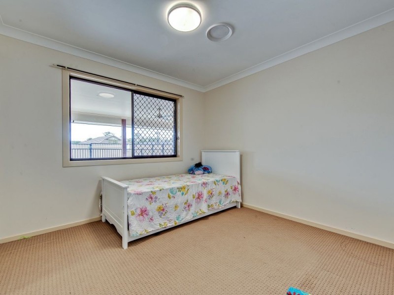 8 Eustace Circuit, Augustine Heights QLD 4300