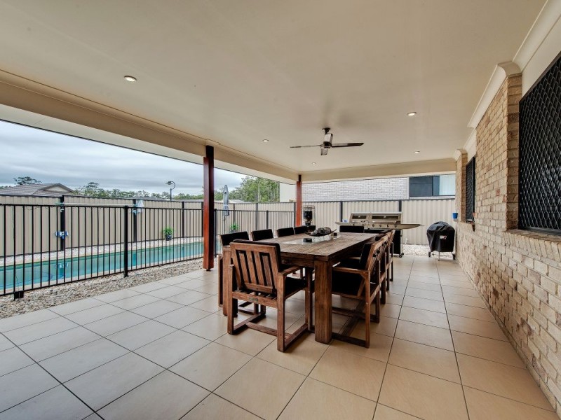 8 Eustace Circuit, Augustine Heights QLD 4300