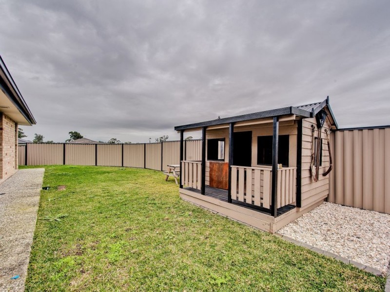 8 Eustace Circuit, Augustine Heights QLD 4300