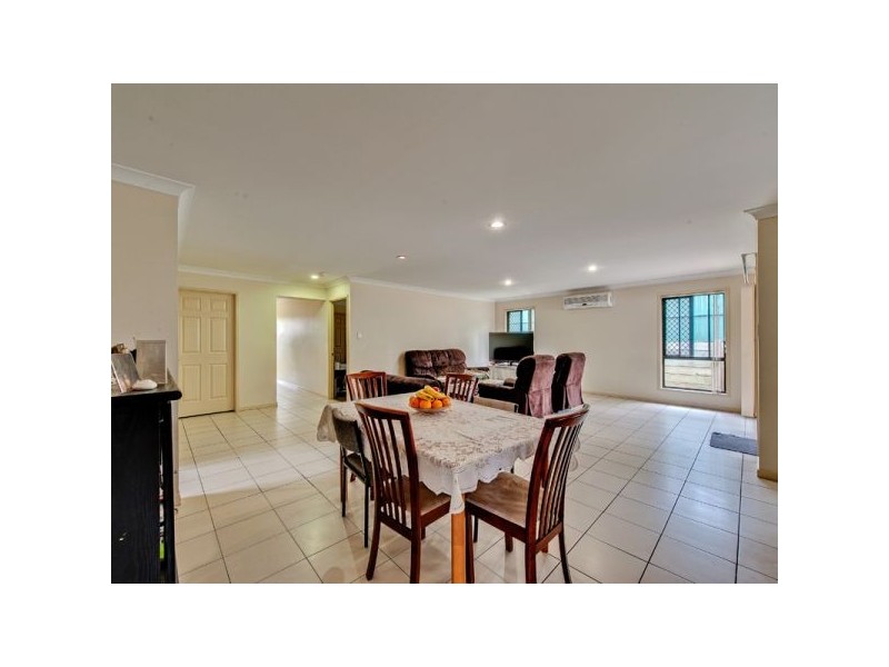 15 Oak Leaf Street, Springfield Lakes QLD 4300