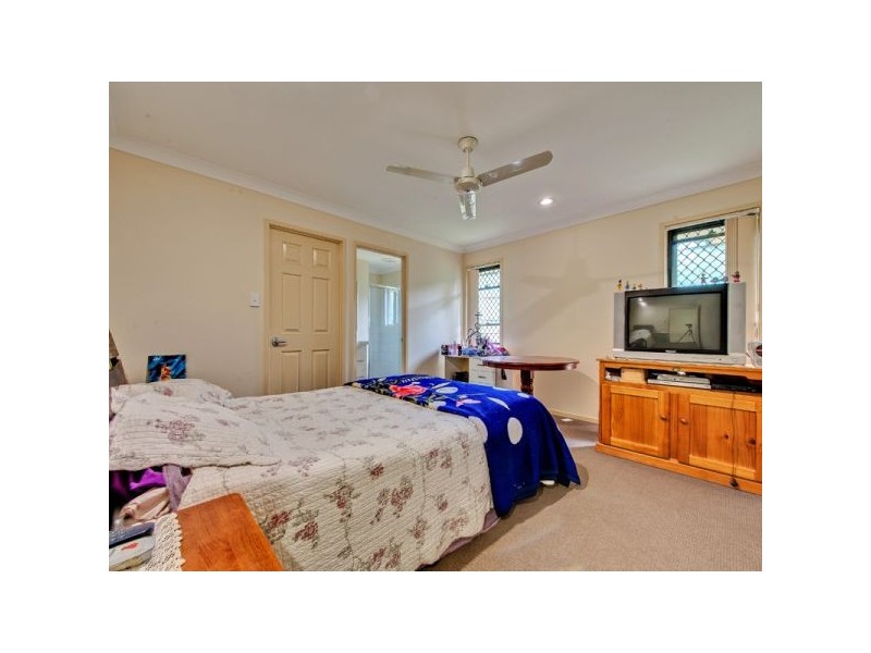 15 Oak Leaf Street, Springfield Lakes QLD 4300